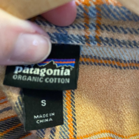 Patagonia Organic Cotton button up shirt - Picture 3 of 4